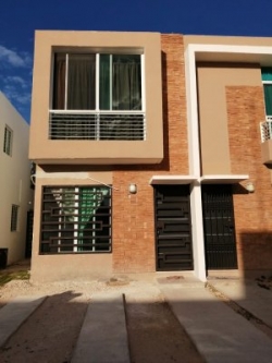 CASA EN PLAYA DEL CARMEN ZONA RESIDENCIAL