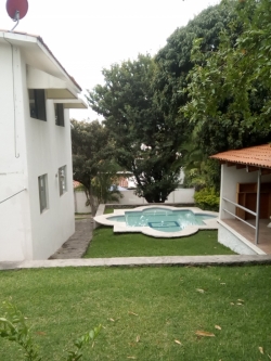 CASA EN LOMAS DE CUERNAVACA