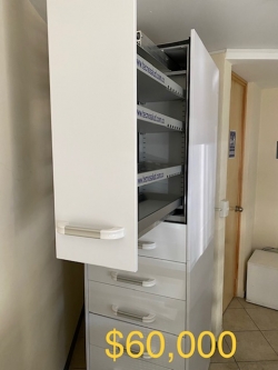 Mobiliario para farmacia y oficina