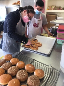 Tutti Donas Tijuana busca gente