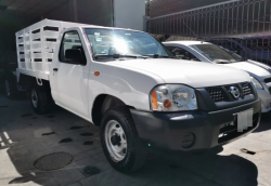 Nissan NP300 2.4 Estacas Dh Mt