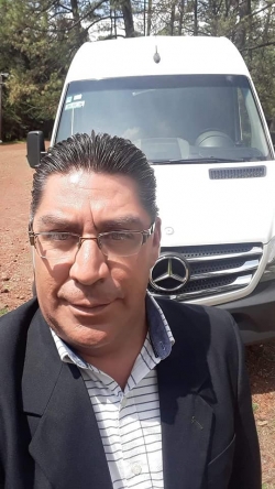 Servicio de transporte Renta de camionetas con chofer 10 y 20 pasajeros