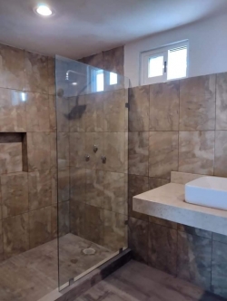 CASA RESIDENCIAL SOBRE AV. COLON 