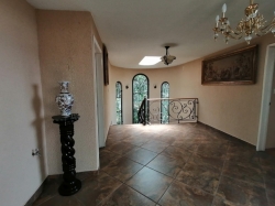 RESIDENCIA EN VENTA EN ZONA EXCLUSIVA. CONDADO DE SAYAVEDRA, EDO. MEX.