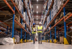 AUXILARES DE ALMACEN