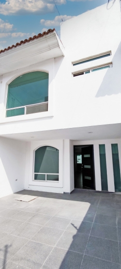 Vendoexcelente casa en Santa Cruz Buenavista Puebla, Pue.